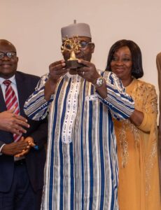 Lire la suite à propos de l’article LE LAPATHER HONORÉ A ABUJA A TRAVERS SON COORDONNATEUR